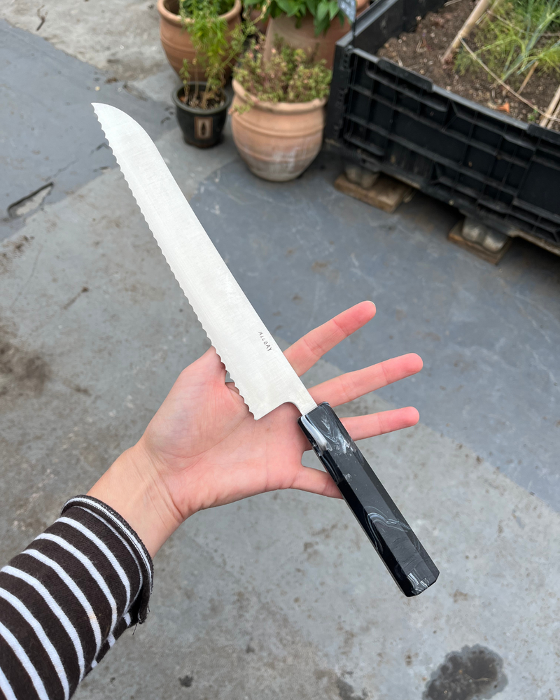 Bread - Blackjack - Pointed Blade